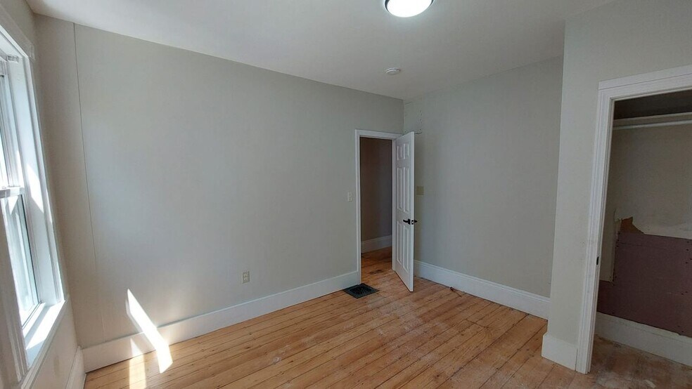 Building Photo - 9 Woodville Park