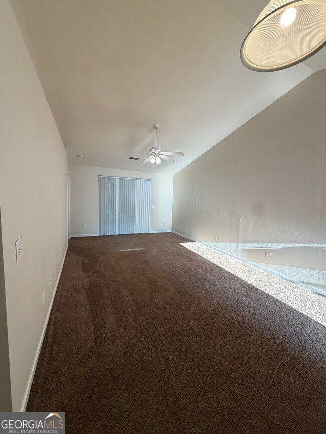 Building Photo - 410 E Lawnwood Ave