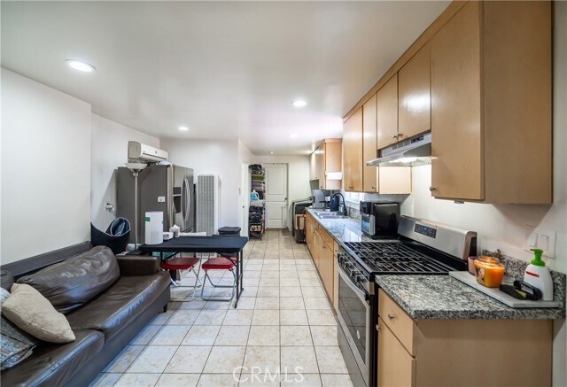 Building Photo - 4844 Bluebell Ave