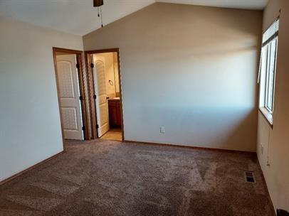 Building Photo - 407 Aaron Dr