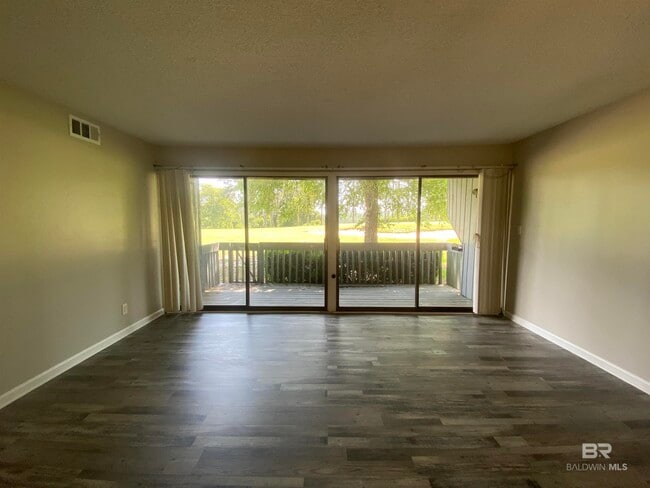 Building Photo - 109 Golf Terrace