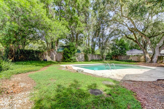 Building Photo - 10406 Reclinata Ln