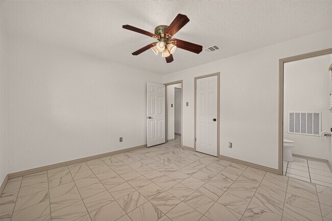Building Photo - 5206 Olana Dr