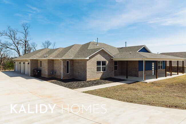 Building Photo - 1796 Salma Rd