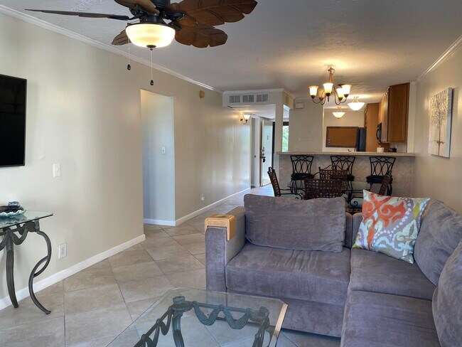 Building Photo - 4 Royal Palm Way
