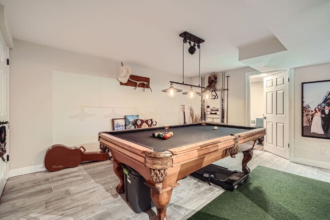 Building Photo - Available June! Charming House for rent in...