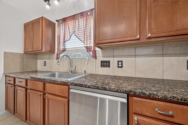 Building Photo - 25346 Barmby Dr