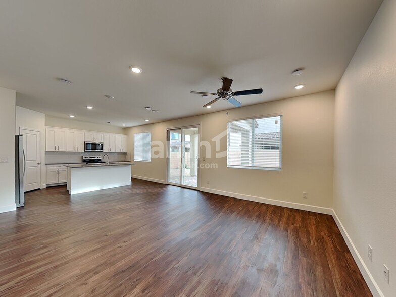 Building Photo - 8815 Carmine Cob Ave