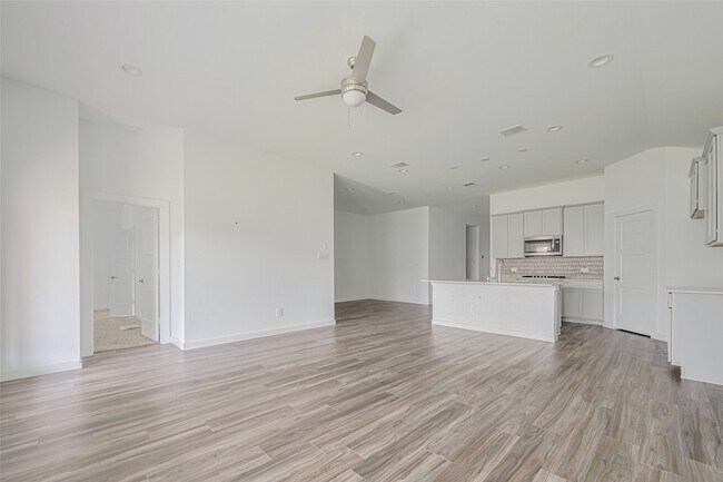 Building Photo - 133 Aurora Spgs Dr
