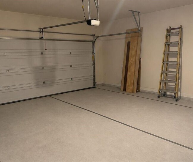 Building Photo - 183 Durana Way