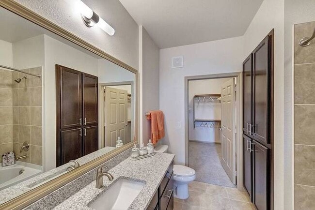 Building Photo - Turnbury