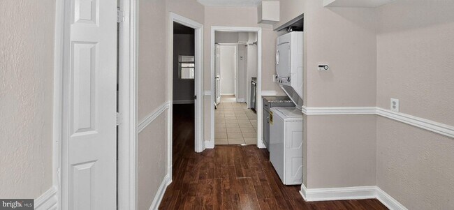 Building Photo - 1255 Meigs Pl NE