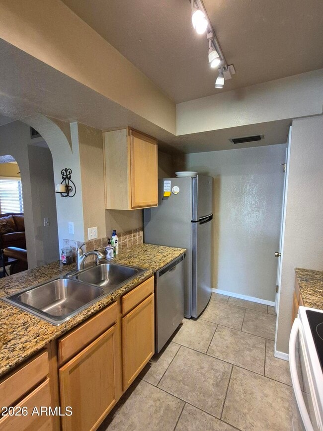 Building Photo - 1861 Montana Vista