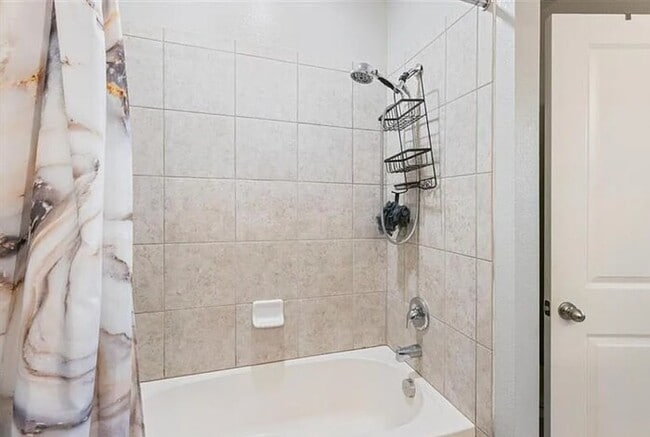 Building Photo - Beautiful Town Home For Rent in Meadow Poi...