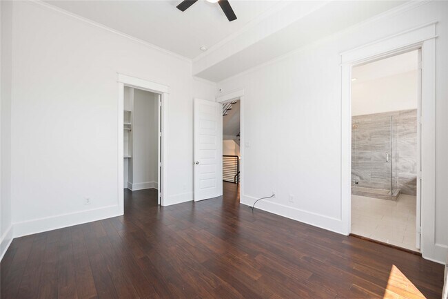 Building Photo - 2211 Detering St