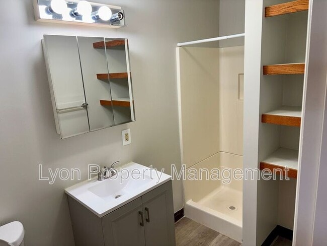 Building Photo - 50 Hedley Ave