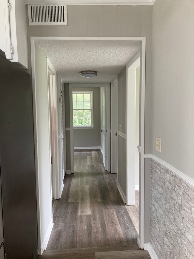 Building Photo - Duplex Home on 1 acres lot - Peacefule, Quiet, Safe Neighborhood