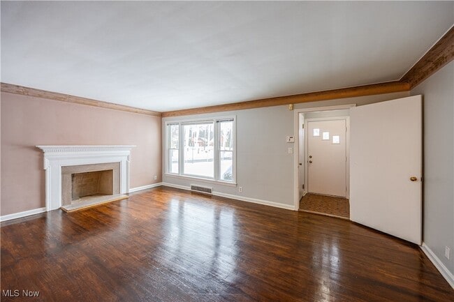 Building Photo - 23211 Fernwood Dr