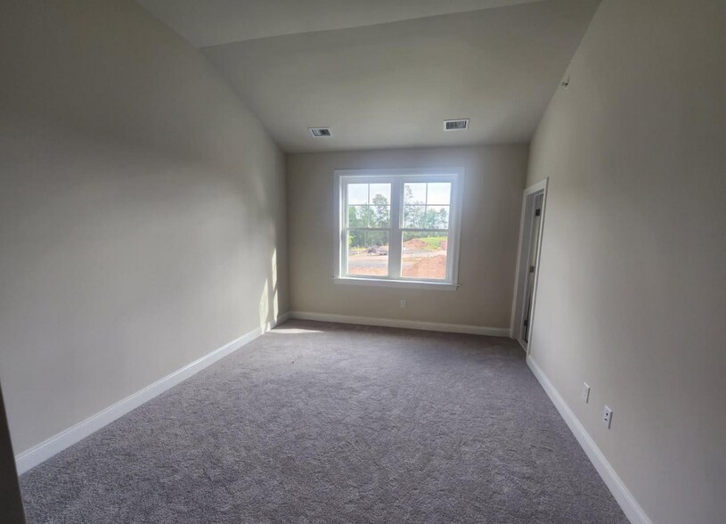 Building Photo - 328 Foxtail Ln