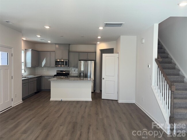 Building Photo - 2012 Highland Park Dr