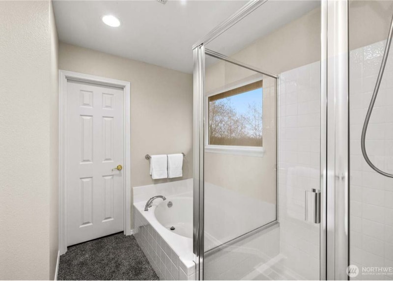 Building Photo - 6322 Rebecca Ave SE