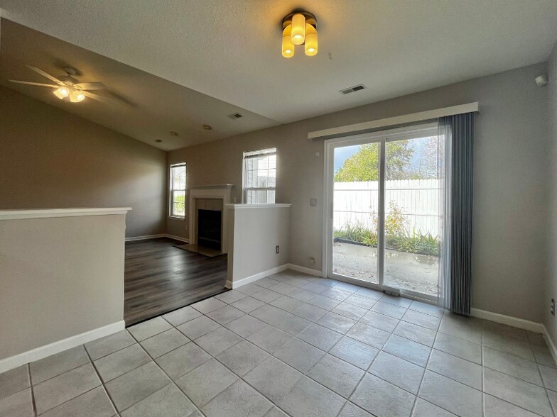 Building Photo - 7717 Frontier Ave