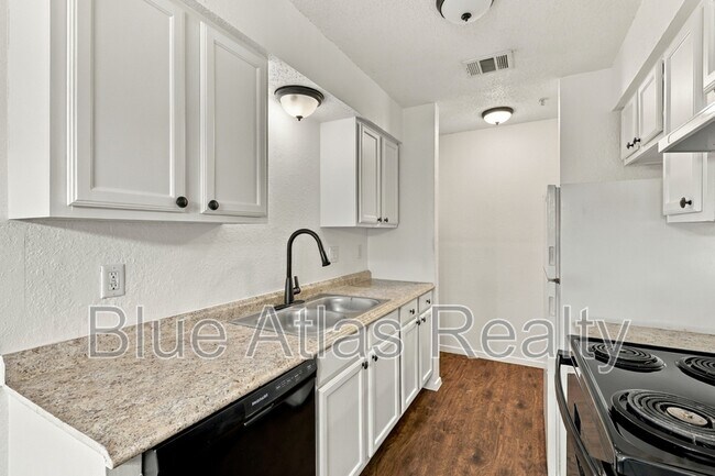 Building Photo - 5104 Herrick Ct