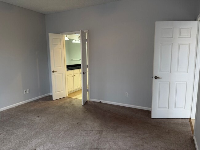 Building Photo - Beautiful Sun City Home