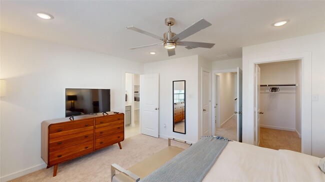 Building Photo - 2926 ELLE DR