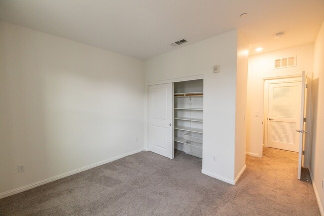 Building Photo - Modern 3-Story Townhome with 3 Bedrooms & 3 Baths – Prime North San Jose Location