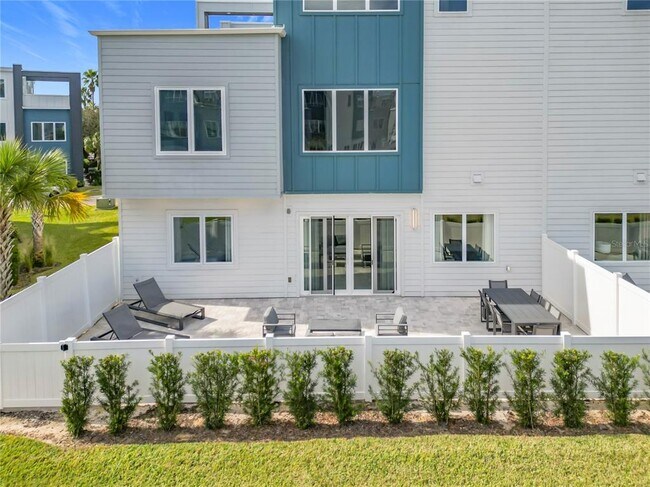 Building Photo - 7770 Sandy Ridge Dr