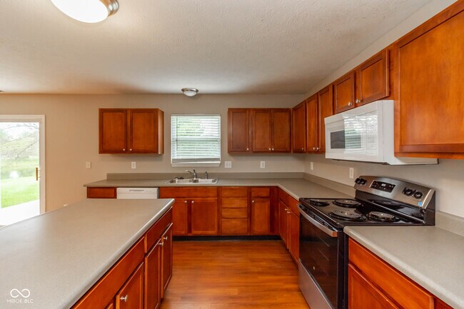 Building Photo - 7646 Sand Run Ct