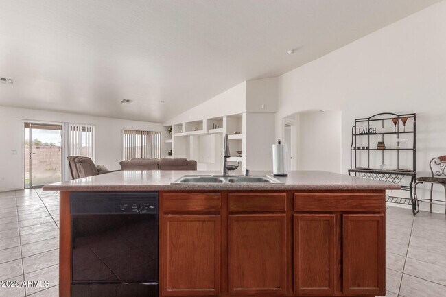 Building Photo - 608 W Rattlesnake Pl