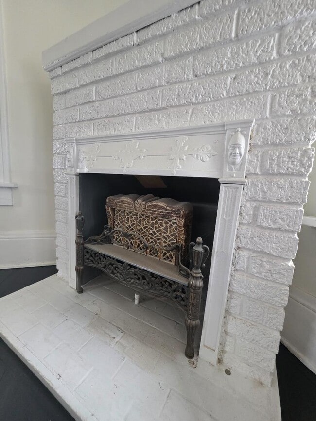 Building Photo - 159 Oak Park