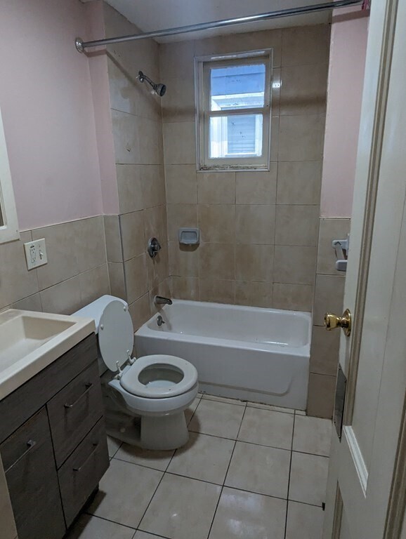 Building Photo - 321 Western Ave