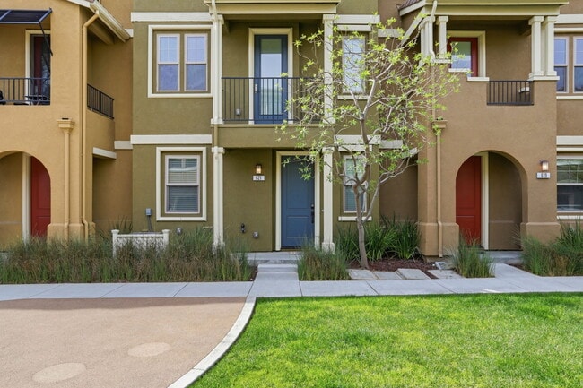 Building Photo - 621 Cinnamon Cir