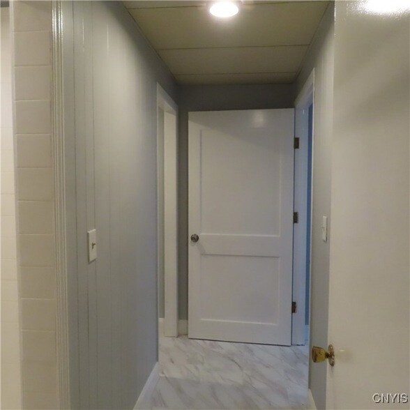 Building Photo - 4449 E Genesee St