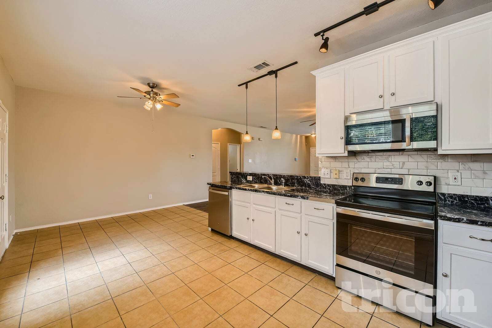 Building Photo - 103 Hollow Tree Dr