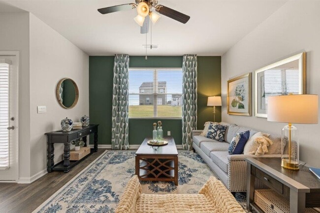 Building Photo - 811 Grovebury Ct