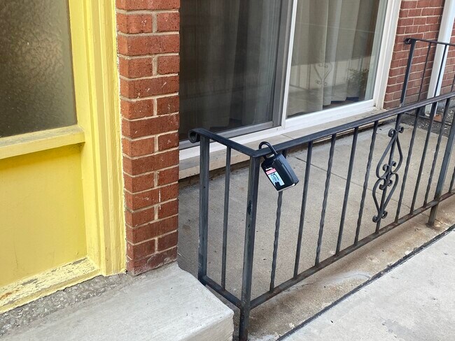 Building Photo - 3553 N Neenah Ave