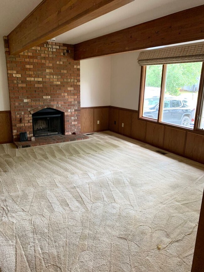 Building Photo - Oceanview 3BR 2.5BA | HUGE GARAGE | Washer & Dryer  | Dogs OK! >>> AVAILABLE NOW!