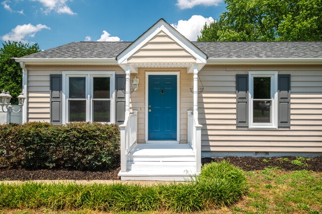 Building Photo - 5712 Sara Kay Dr