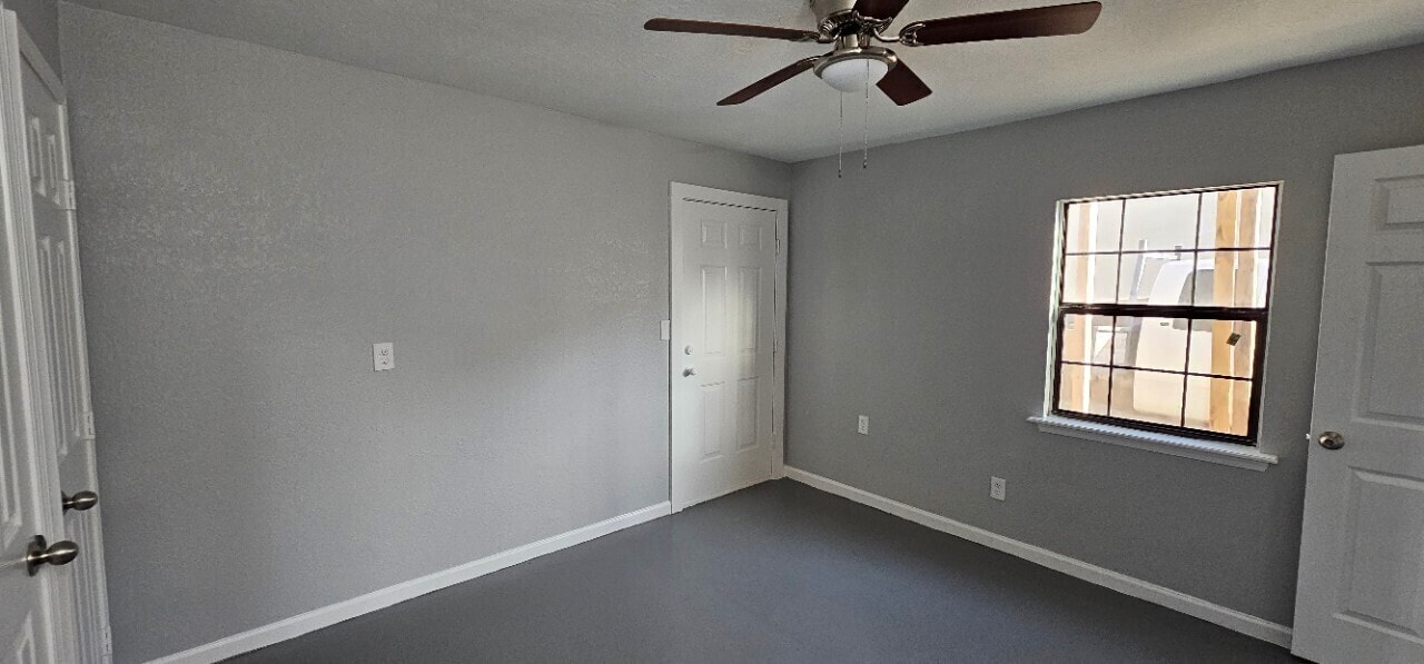 Building Photo - 1434 Avenue A