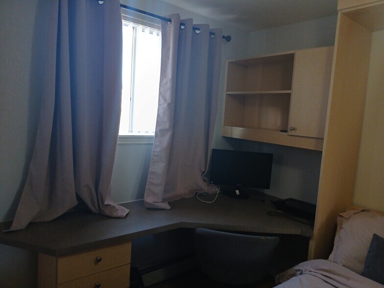 Building Photo - 1833 N Williams St