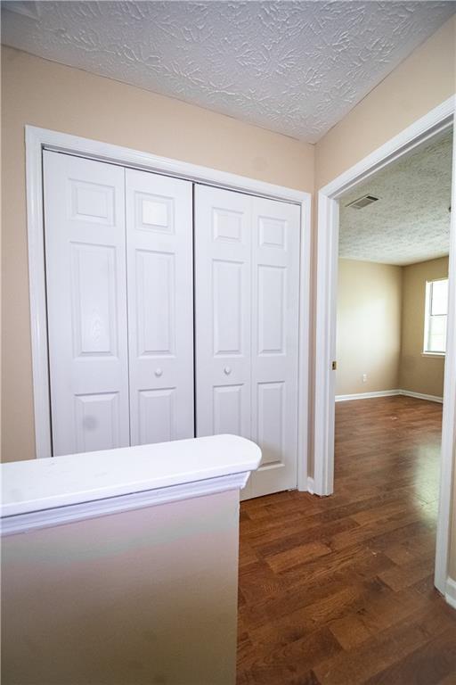 Building Photo - 2048 Laboon Cir