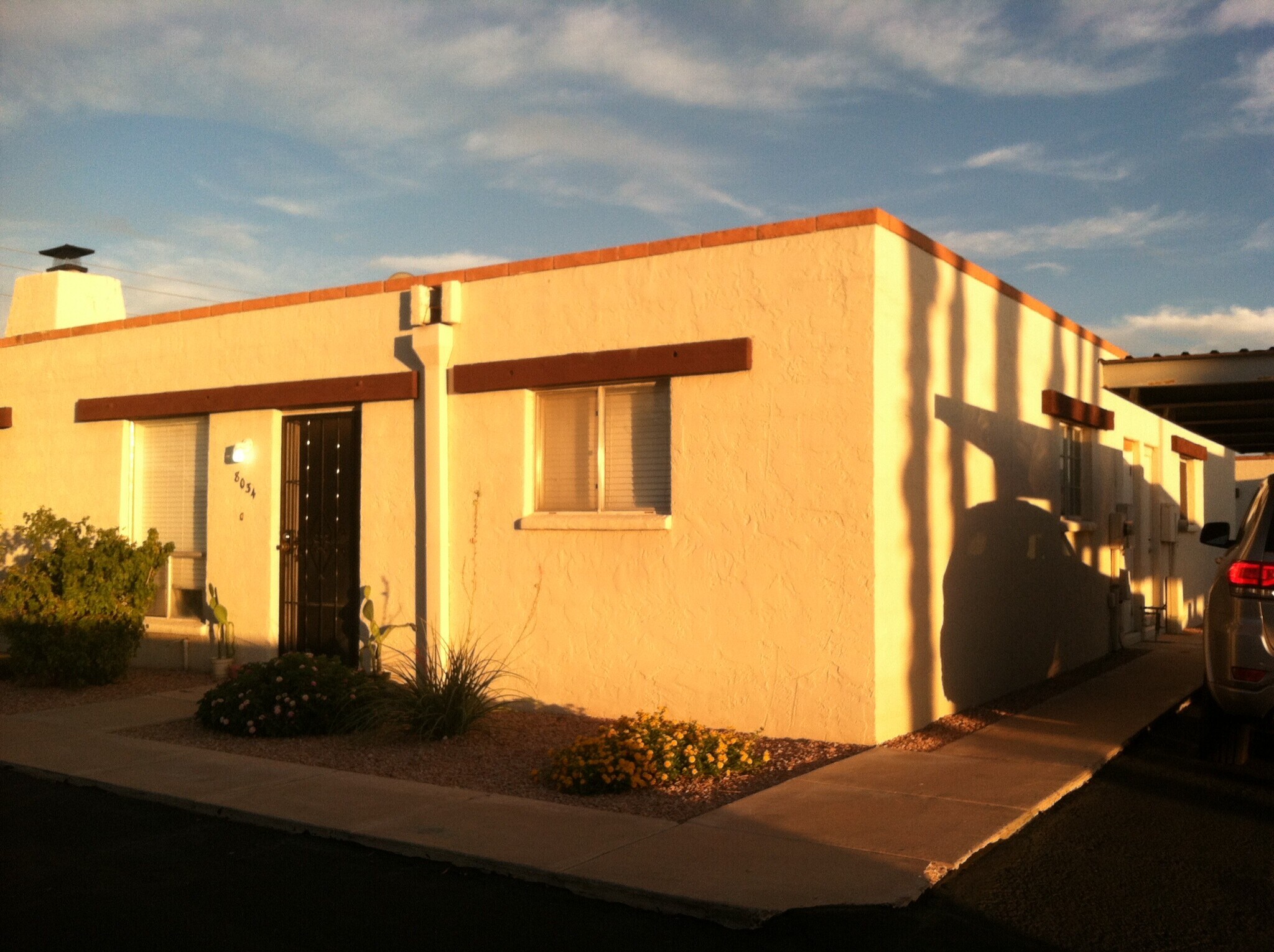 Condo Front - 8034 E Oak St