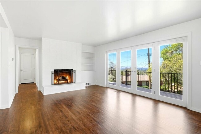 Building Photo - 3036 Sequoia Dr