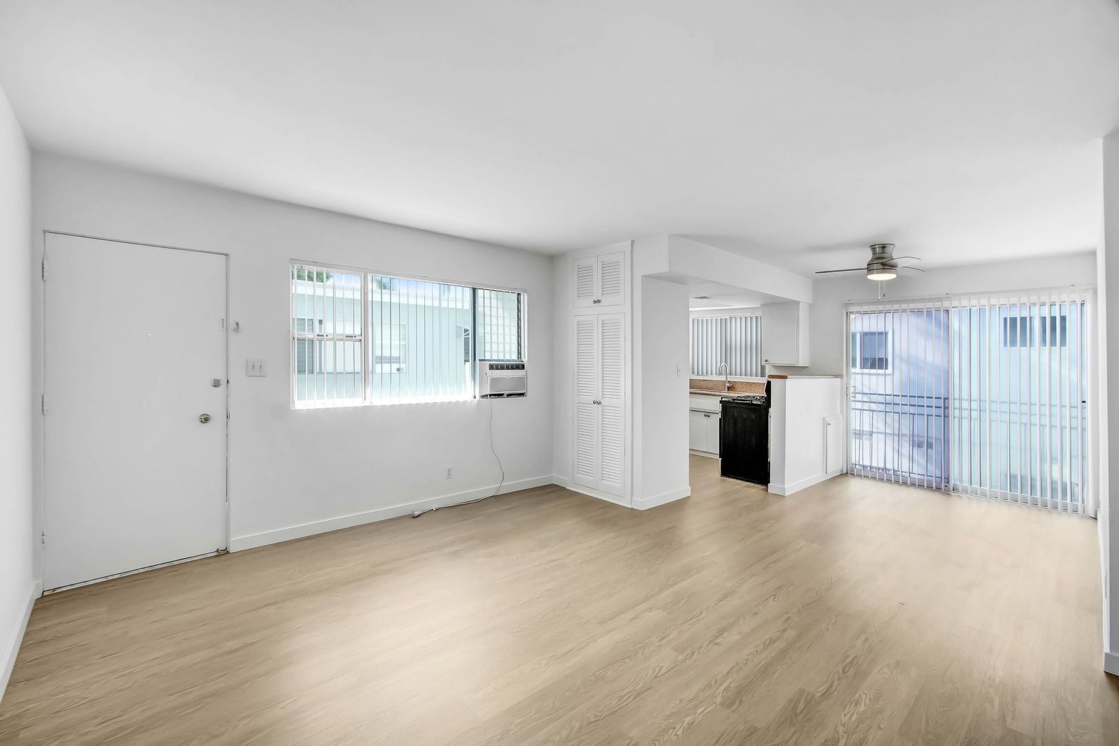 Building Photo - 744 S.Windsor Blvd. - just south of Wilshire Blvd.