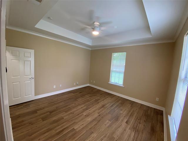Building Photo - 2511 Fernwood Ave