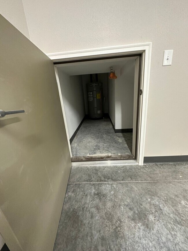 Building Photo - 1112 12th St N